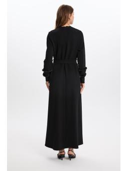 Robe  avec fourrure à manches nouées à la taille E-0440