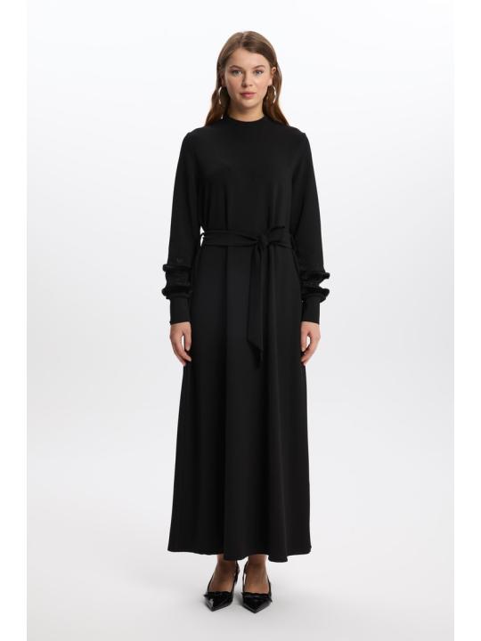 Robe  avec fourrure à manches nouées à la taille E-0440