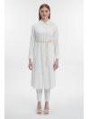 Tunique longue blanc casse détaillée en dentelle col chemise T-1451