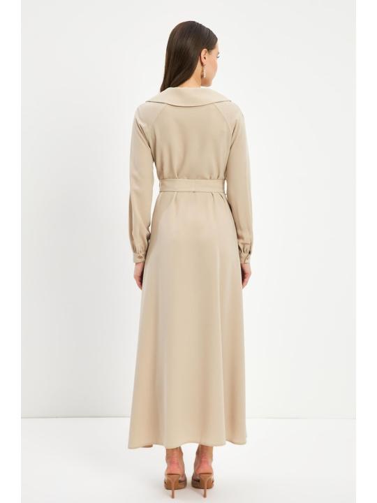 Robe E-0438 avec Col Bas Ceinturé