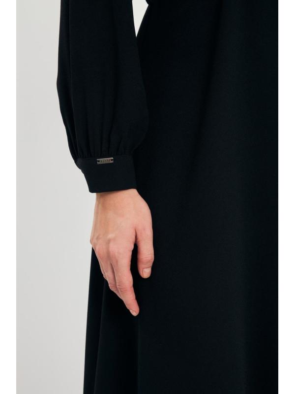 Robe E-0438 avec Col Bas Ceinturé