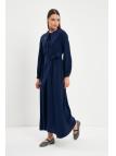 Robe E-0438 avec Col Bas Ceinturé