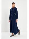 Robe E-0438 avec Col Bas Ceinturé