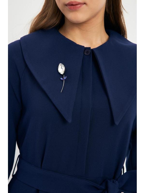 Robe E-0438 avec Col Bas Ceinturé