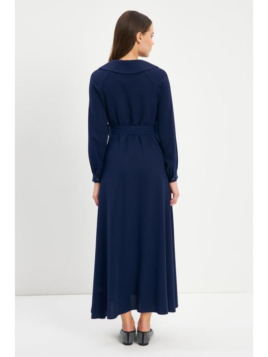 Robe E-0438 avec Col Bas Ceinturé