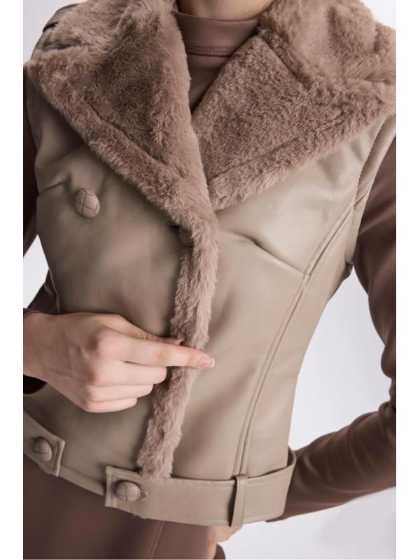 Gilet détaillé en fourrure Double costume TK-1325