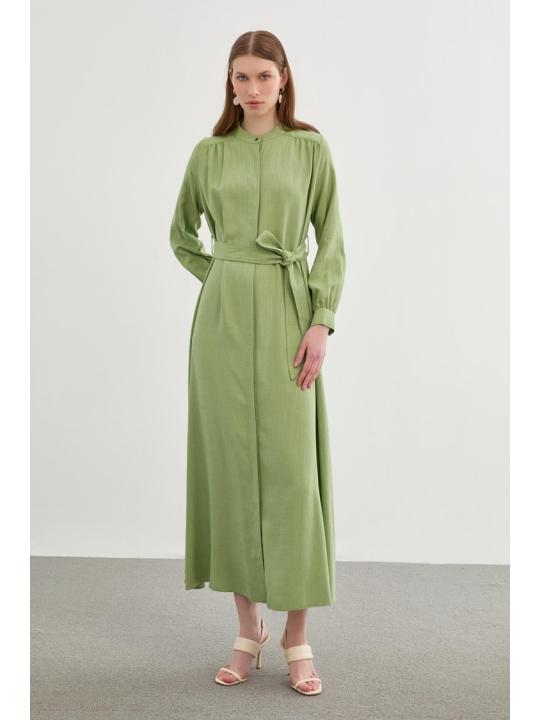 Robe longue E-0400 avec col dominant ceinturé