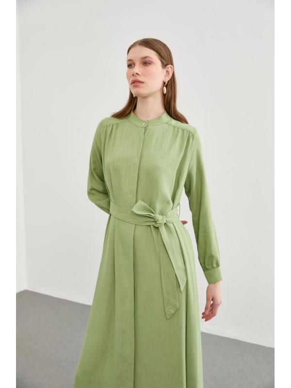 Robe longue E-0400 avec col dominant ceinturé