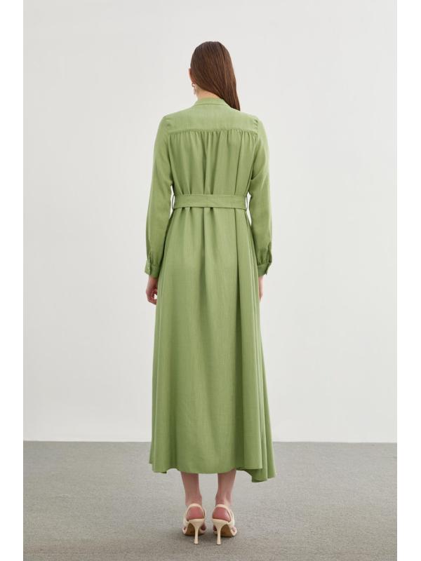 Robe longue E-0400 avec col dominant ceinturé