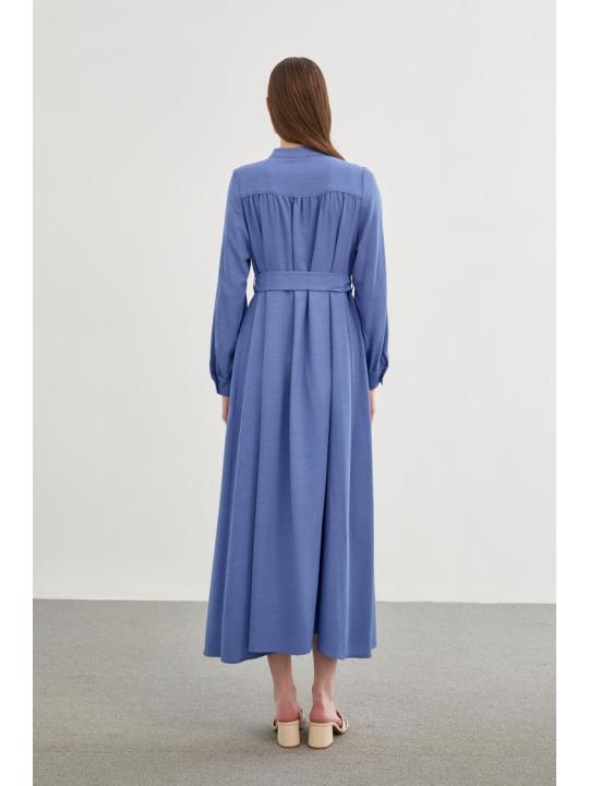 Robe longue E-0400 avec col dominant ceinturé