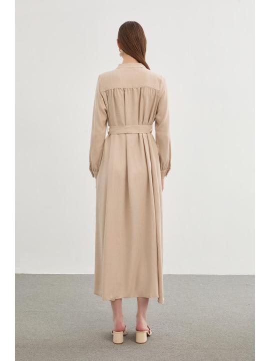 Robe longue E-0400 avec col dominant ceinturé