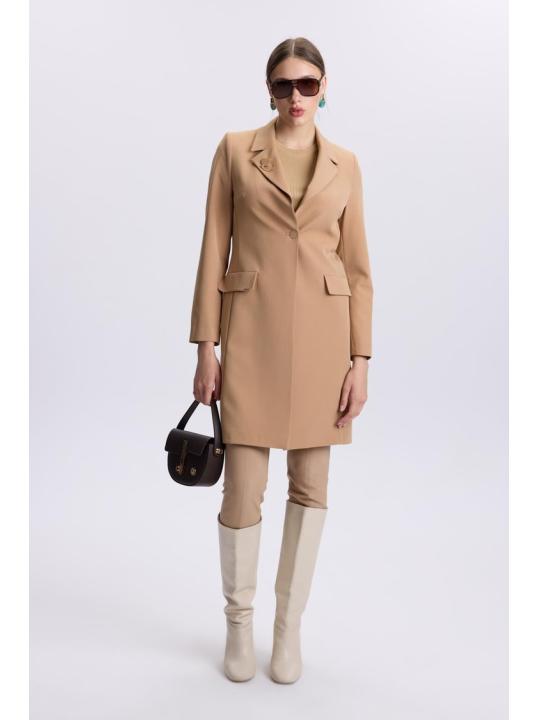 Veste longue détaillée Broach C-0012 Veste longue détaillée Broach C-0012