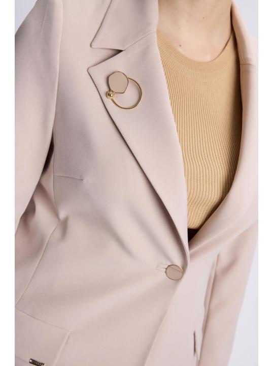Veste longue détaillée Broach C-0012 Veste longue détaillée Broach C-0012