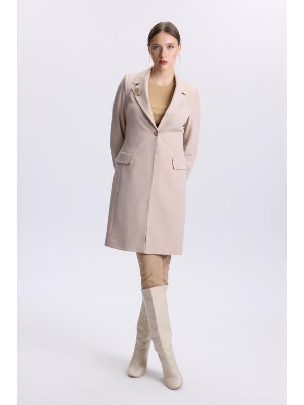 Veste longue détaillée Broach C-0012