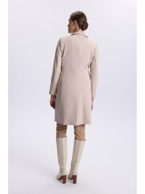 Veste longue détaillée Broach C-0012