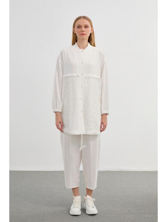 Veste blanc brodée C-0094