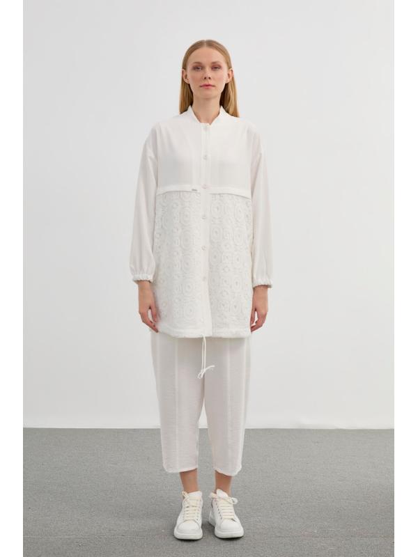 Veste blanc brodée C-0094
