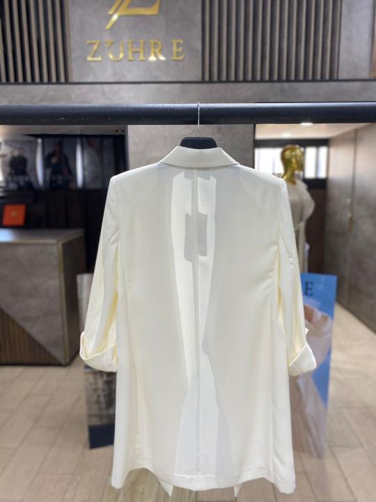 Veste beige à double boutonnage avec poches C-0145