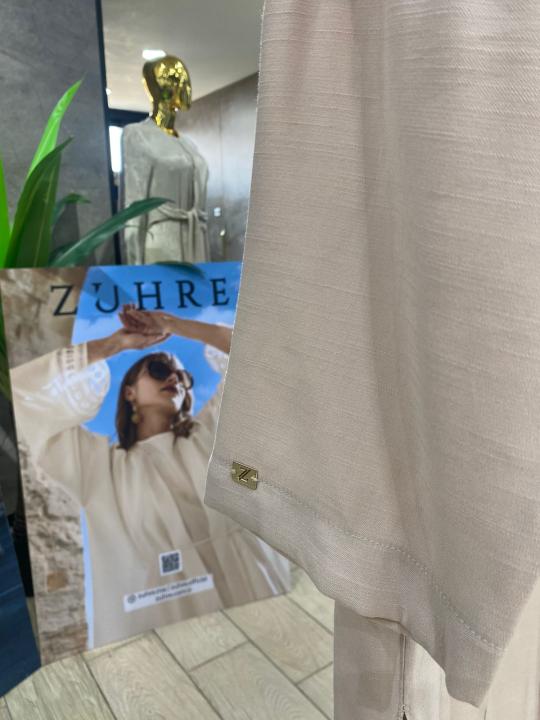 Tunique longue à col chemise avec détails de manches en dentelle T-1575