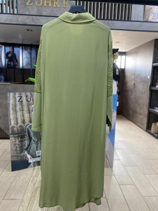 Tunique longue à col chemise avec détails de manches en dentelle T-1575