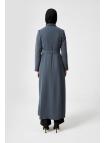 Manteau à col haut noué à la taille fumée 13400