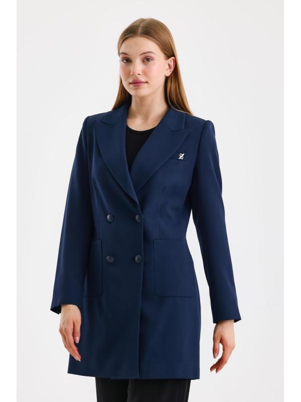 La poche à col double boutonnage Veste noire détaillée C-0024