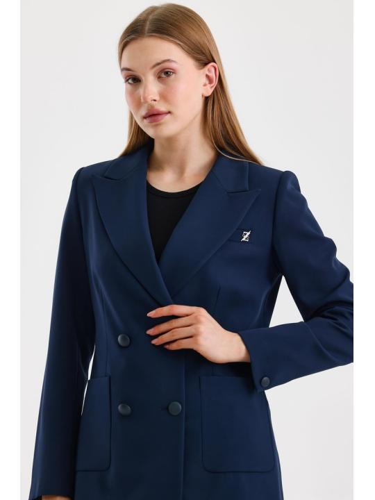 La poche à col double boutonnage Veste noire détaillée C-0024