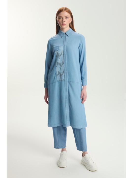 Tunique longue en denim à paillettes T-1572 avec bouton caché
