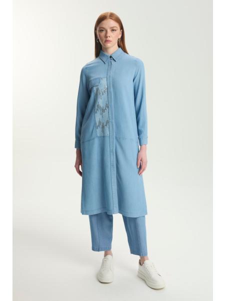 Tunique longue en denim à paillettes T-1572 avec bouton caché