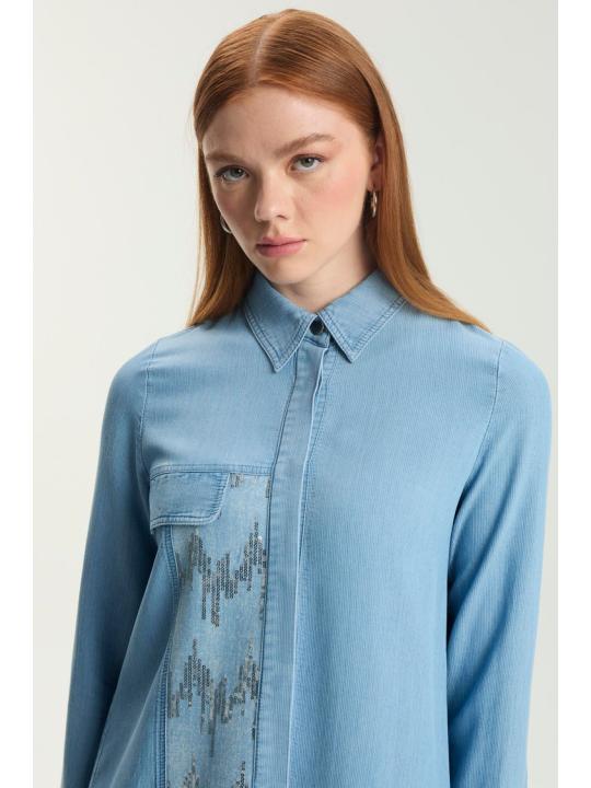 Tunique longue en denim à paillettes T-1572 avec bouton caché