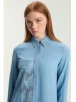 Tunique longue en denim à paillettes T-1572 avec bouton caché