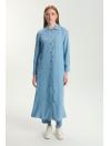 Robe chemise en jean bleu clair avec détail de dos à paillettes GÇ-0251