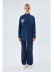 Chemise en jean bleu et bleu glace avec un motifs 