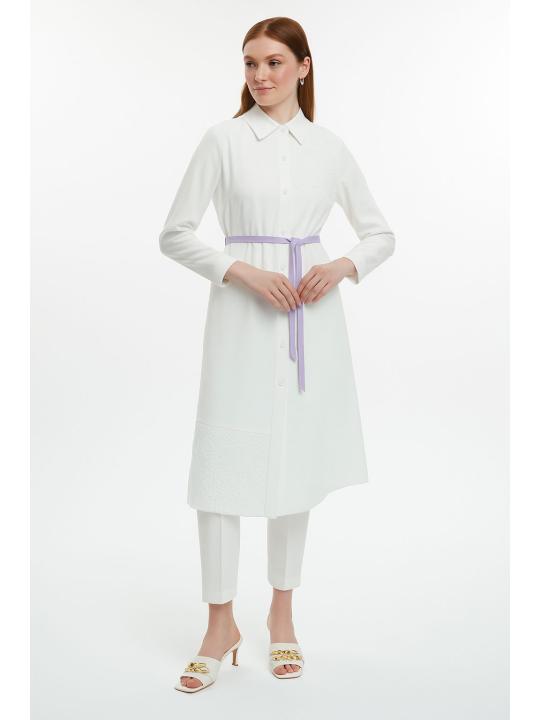 Tunique longue blanc casse détaillée en dentelle col chemise T-1451