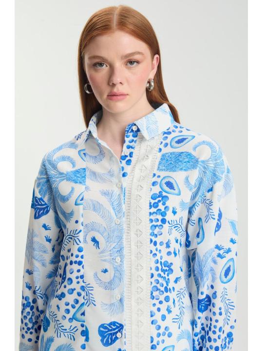 Tunique à motifs avec dentelle détaillée sur le devant T-1570