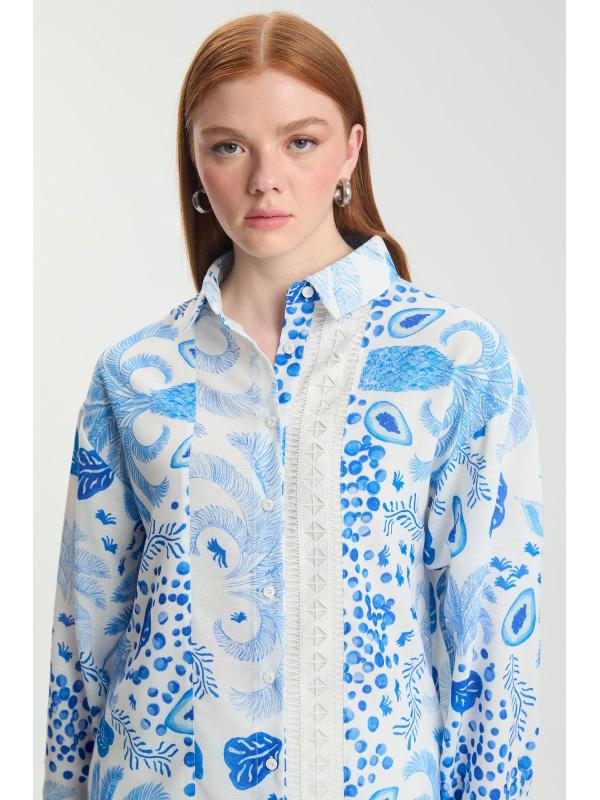 Tunique à motifs avec dentelle détaillée sur le devant T-1570