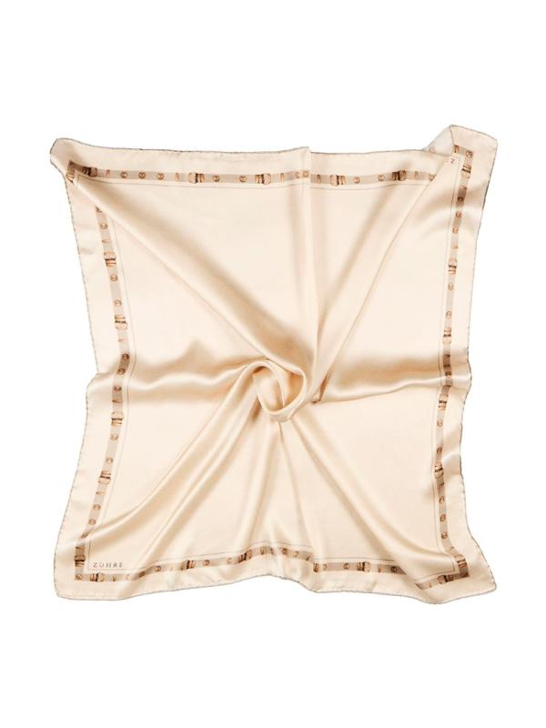 Foulard en soie sergé détaillé bord V26 0104 Foulard en soie sergé détaillé bord V26 0104