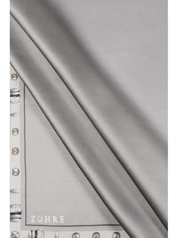 Foulard en soie sergé détaillé bord V26 0104 Foulard en soie sergé détaillé bord V26 0104