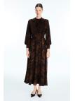 Robe brune ceinturée à motifs E-0516 Robe brune ceinturée à motifs E-0516