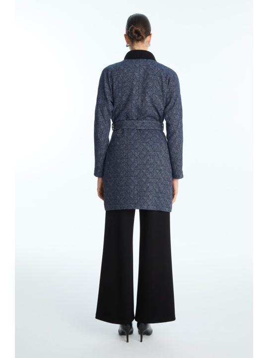 Veste à motifs ceinturée bleu marine C-0178 Veste à motifs ceinturée bleu marine C-0178