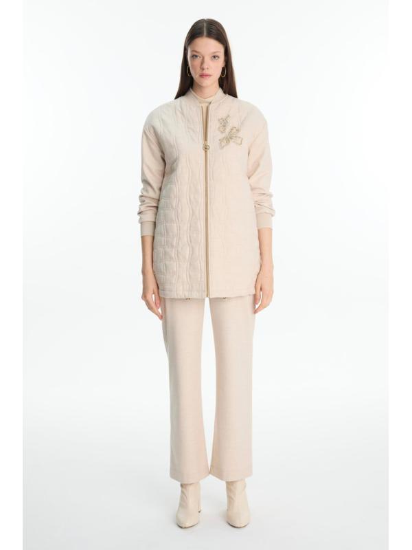 Veste matelassée à motifs zippés vanille C-0150 Veste matelassée à motifs zippés vanille C-0150