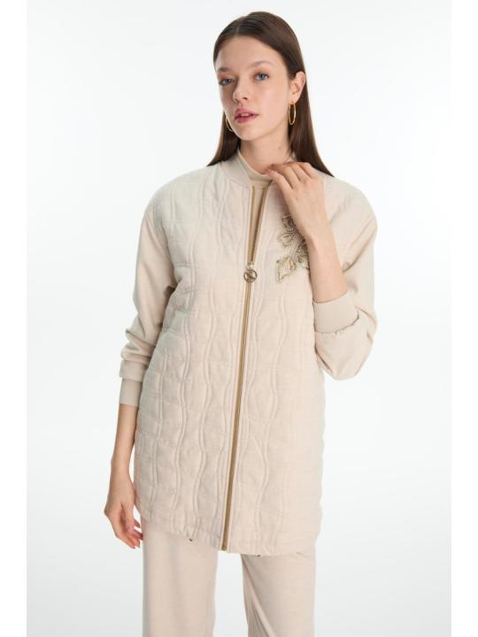 Veste matelassée à motifs zippés vanille C-0150 Veste matelassée à motifs zippés vanille C-0150