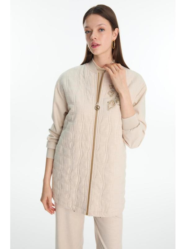 Veste matelassée à motifs zippés vanille C-0150 Veste matelassée à motifs zippés vanille C-0150