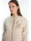 Veste matelassée à motifs zippés vanille C-0150 Veste matelassée à motifs zippés vanille C-0150