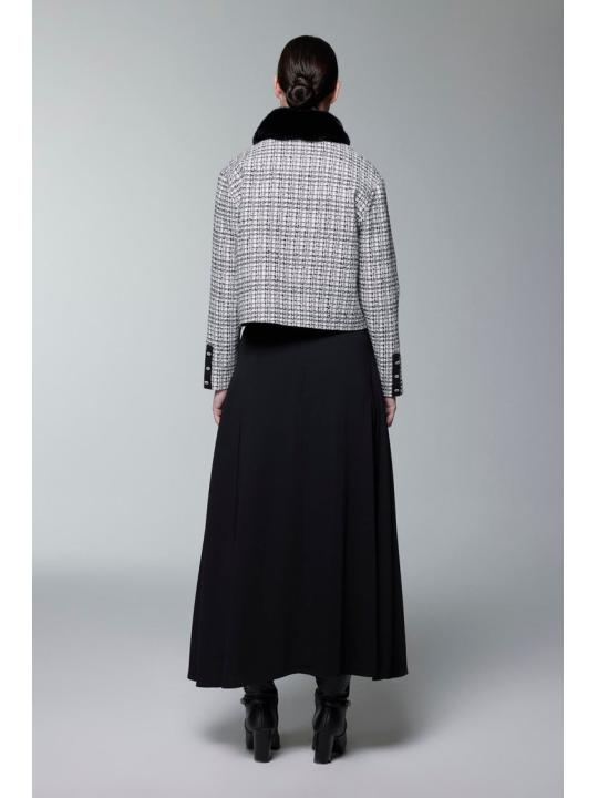 Costume double écru détaillé à col en fourrure et bouton TK-1201