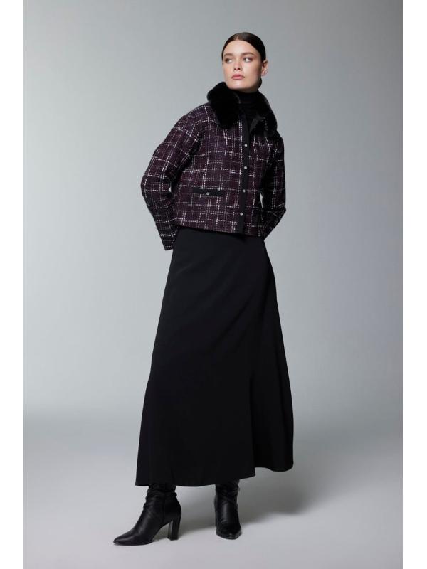 Costume double écru détaillé à col en fourrure et bouton TK-1201