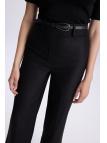 Pantalon avec détail de ceinture P-0210