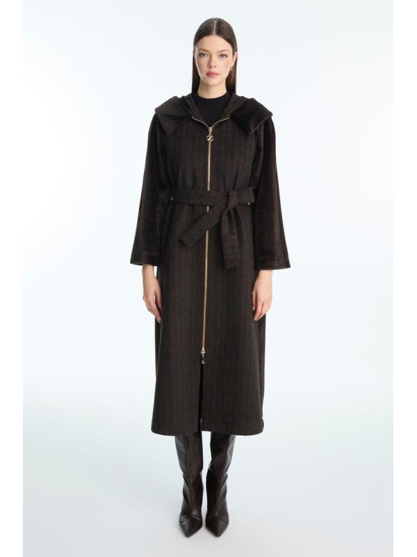 Manteau marron à capuche et ceinture 13970