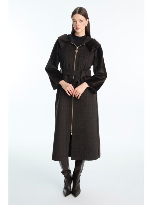 Manteau marron à capuche et ceinture 13970