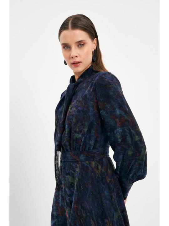 Robe longue bleu marine détaillée à col à motifs E-0444 